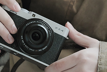 FUJIFILM X-E4 ブラック: デジタルカメラ | フジフイルムモール