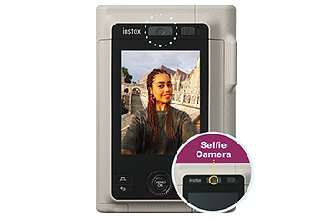 セルフィーカメラで大人数でも自撮りが簡単に