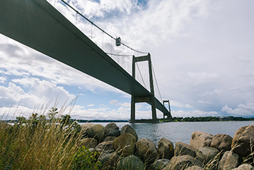 高い携帯性と汎用性を両立させるレンズ設計